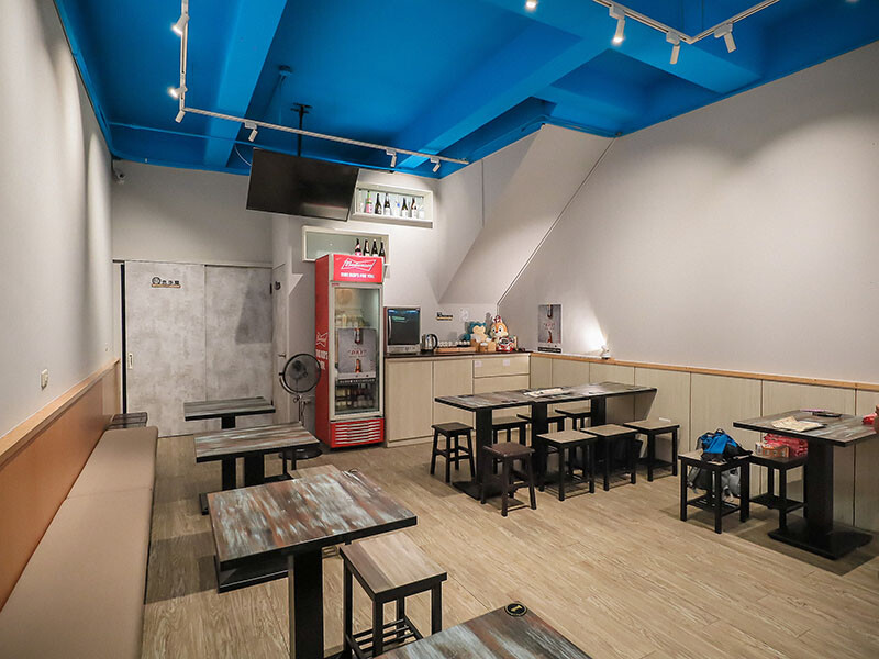 竹北日式料理 馬的生食丼 新鮮海鮮生食丼飯加點鮮魚味增湯只要$9元 內用免費續湯 Google評論鮭魚卵手捲買一送一