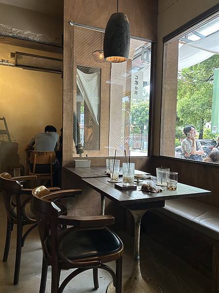 台南中西區必訪咖啡店回歸！日式木質系ゴゴ台所2.0，經典塔可飯必點。