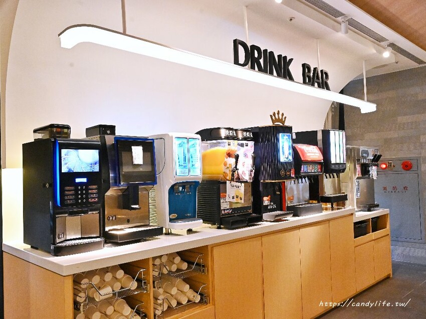 全台最大築間鍋物就在台中中科商圈，佔地百坪，火烤兩吃自助吧吃到飽，營業至凌晨四點