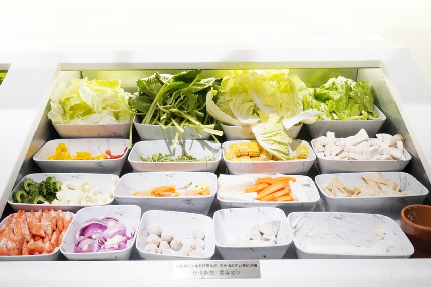 築間全台最大旗艦店在台中插旗啦！「火鍋+烤物」兩吃超滿足，還有蔬菜、飲料與冰淇淋吃到飽！