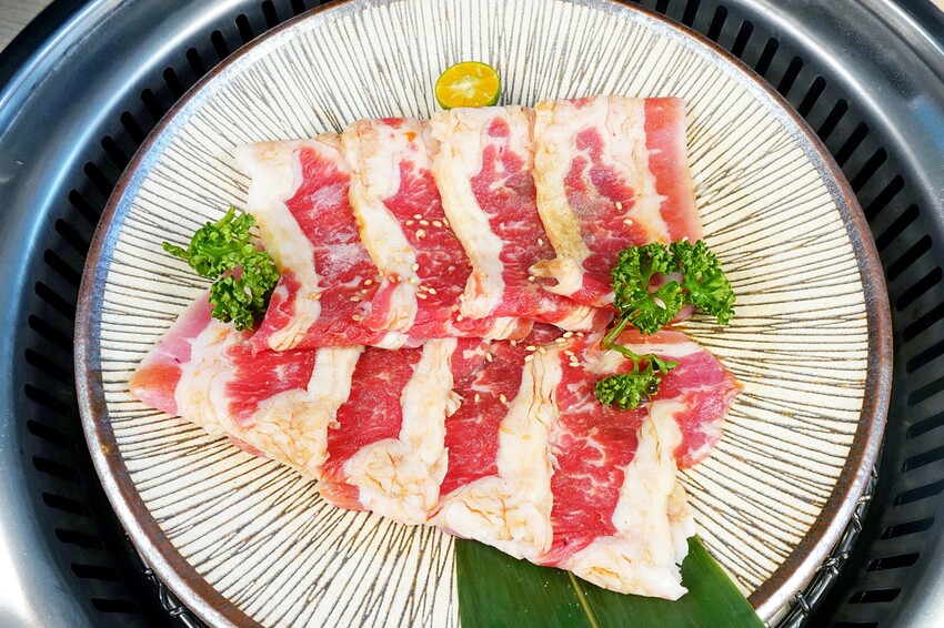 築間全台最大旗艦店在台中插旗啦！「火鍋+烤物」兩吃超滿足，還有蔬菜、飲料與冰淇淋吃到飽！