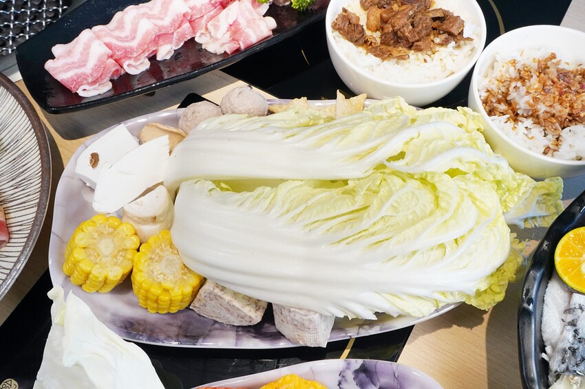 築間全台最大旗艦店在台中插旗啦！「火鍋+烤物」兩吃超滿足，還有蔬菜、飲料與冰淇淋吃到飽！