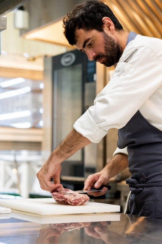 主廚Ioan Adrian Benec_副本.jpg 主廚Ioan Adrian Benec_副本.jpg