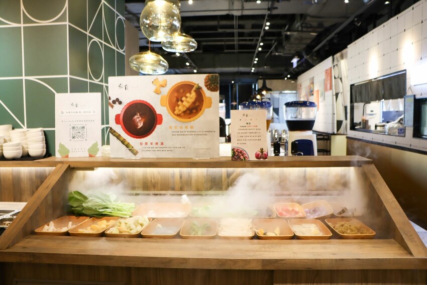 中山區知名火鍋店進軍百貨商圈，單點鍋物328元起就享有時蔬、自助吧吃到飽