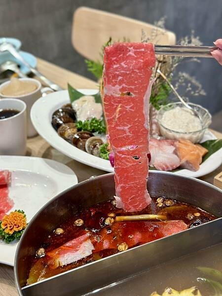 [信義區火鍋] 汆食 作伙鍋 統一時代百貨店  / 台北麻辣