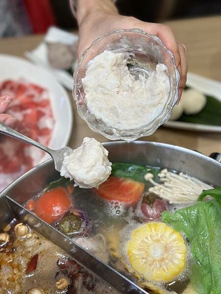 [信義區火鍋] 汆食 作伙鍋 統一時代百貨店  / 台北麻辣