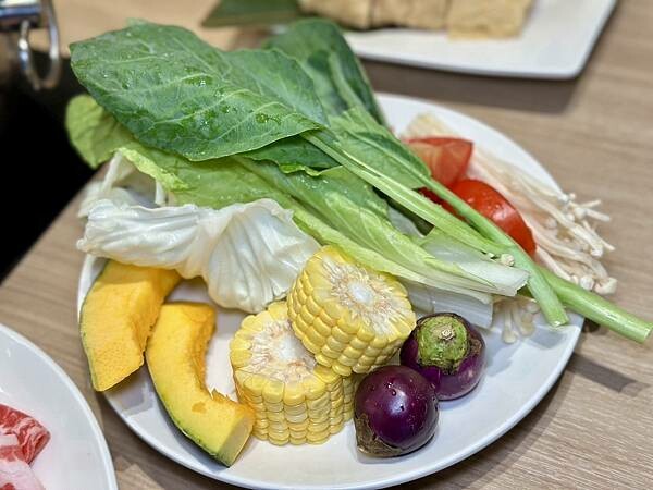 [信義區火鍋] 汆食 作伙鍋 統一時代百貨店  / 台北麻辣