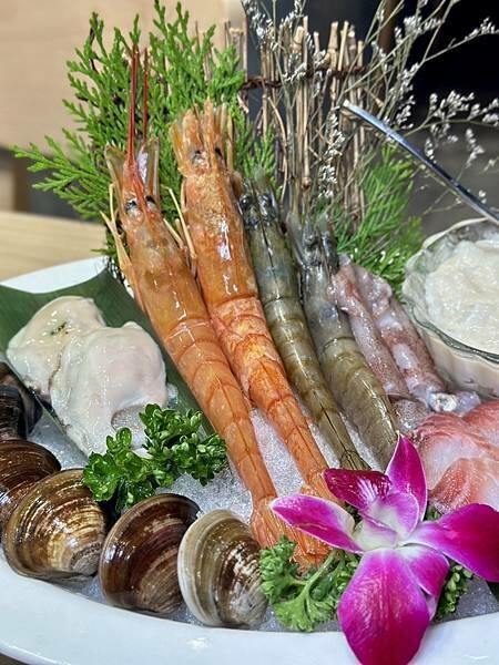 [信義區火鍋] 汆食 作伙鍋 統一時代百貨店  / 台北麻辣