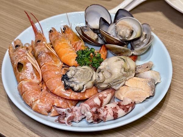 [信義區火鍋] 汆食 作伙鍋 統一時代百貨店  / 台北麻辣