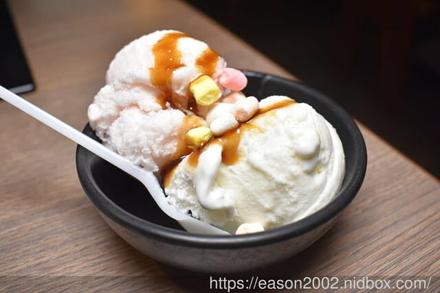 肉多多大變身 網路溫度計好感度，星等及聲量排行蟬聯兩年第一名 | 爆紅的石頭湯竟然在肉多多讓我吃到，難怪已經開了50家直營店 榜上有名的夜宵火鍋