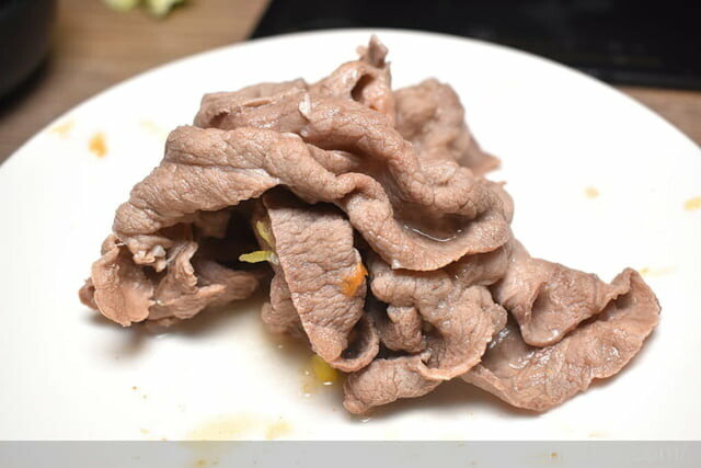 肉多多大變身 網路溫度計好感度，星等及聲量排行蟬聯兩年第一名 | 爆紅的石頭湯竟然在肉多多讓我吃到，難怪已經開了50家直營店 榜上有名的夜宵火鍋