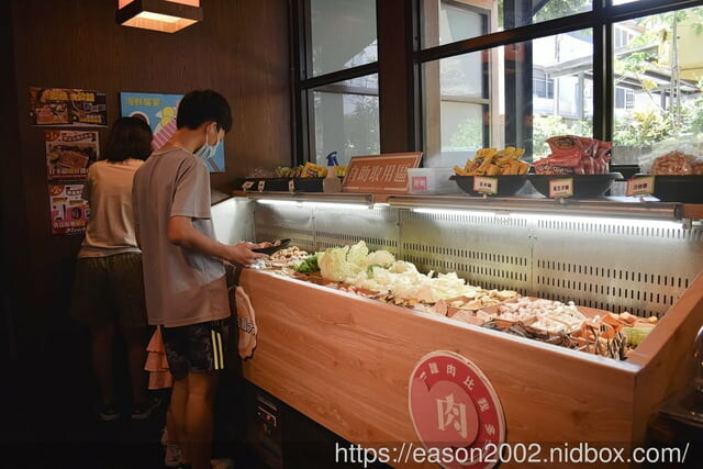 肉多多大變身 網路溫度計好感度，星等及聲量排行蟬聯兩年第一名 | 爆紅的石頭湯竟然在肉多多讓我吃到，難怪已經開了50家直營店 榜上有名的夜宵火鍋