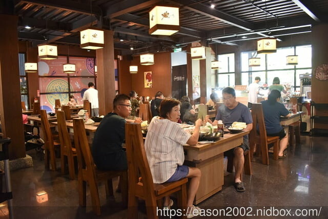 肉多多大變身 網路溫度計好感度，星等及聲量排行蟬聯兩年第一名 | 爆紅的石頭湯竟然在肉多多讓我吃到，難怪已經開了50家直營店 榜上有名的夜宵火鍋