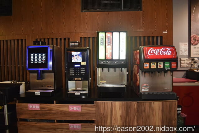 肉多多大變身 網路溫度計好感度，星等及聲量排行蟬聯兩年第一名 | 爆紅的石頭湯竟然在肉多多讓我吃到，難怪已經開了50家直營店 榜上有名的夜宵火鍋