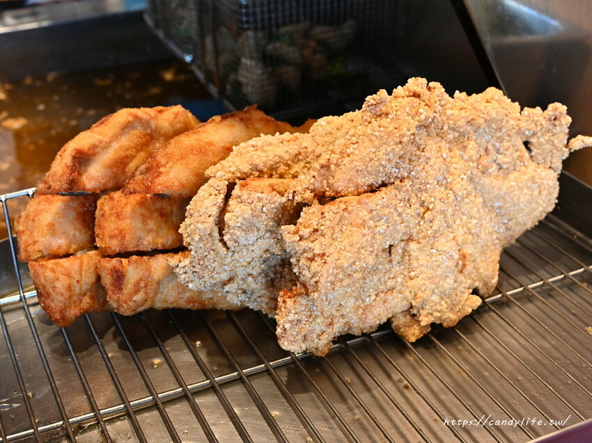 潮麻吉｜台中最潮雞排店就是這一間！六種口味香雞排，香酥、脆皮兩種口感，還有各式炸物也很厲害！