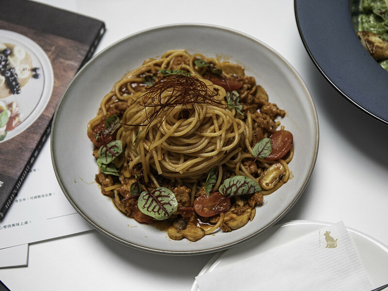 台中北區｜ OOO 蔬食餐酒館 靈魂咖哩觸動人心