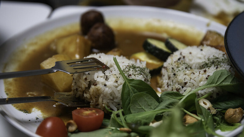 台中北區｜ OOO 蔬食餐酒館 靈魂咖哩觸動人心