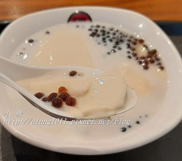 小祿ㄟ小食記 / 同記安平豆花 / 高雄熱河店 / 沁心消暑 小祿ㄟ小食記 / 同記安平豆花 / 高雄熱河店 / 沁心消暑