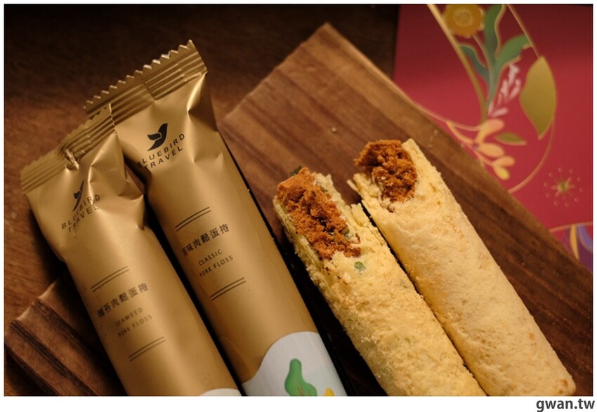 蛋捲內餡超飽滿，禮盒也很有質感，年節最常收到的伴手禮就是它！