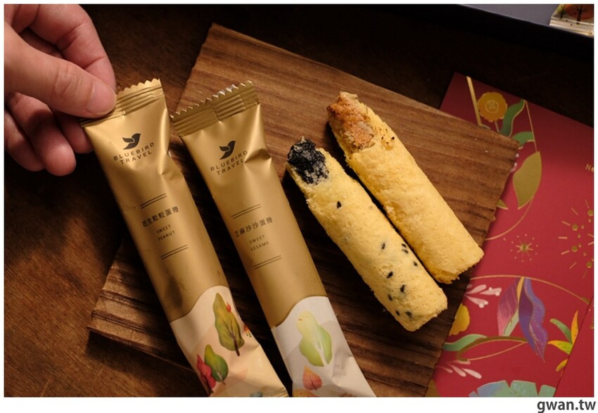 蛋捲內餡超飽滿，禮盒也很有質感，年節最常收到的伴手禮就是它！