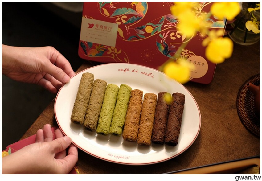 蛋捲內餡超飽滿，禮盒也很有質感，年節最常收到的伴手禮就是它！