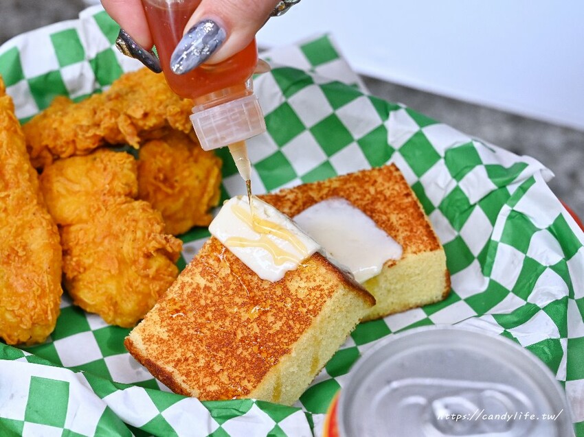 週末炸雞俱樂部｜北部人氣俱樂部進軍台中，凌晨也吃得到漢堡、炸雞、拉麵