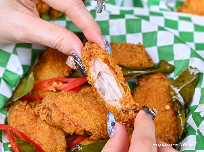 週末炸雞俱樂部｜北部人氣俱樂部進軍台中，凌晨也吃得到漢堡、炸雞、拉麵