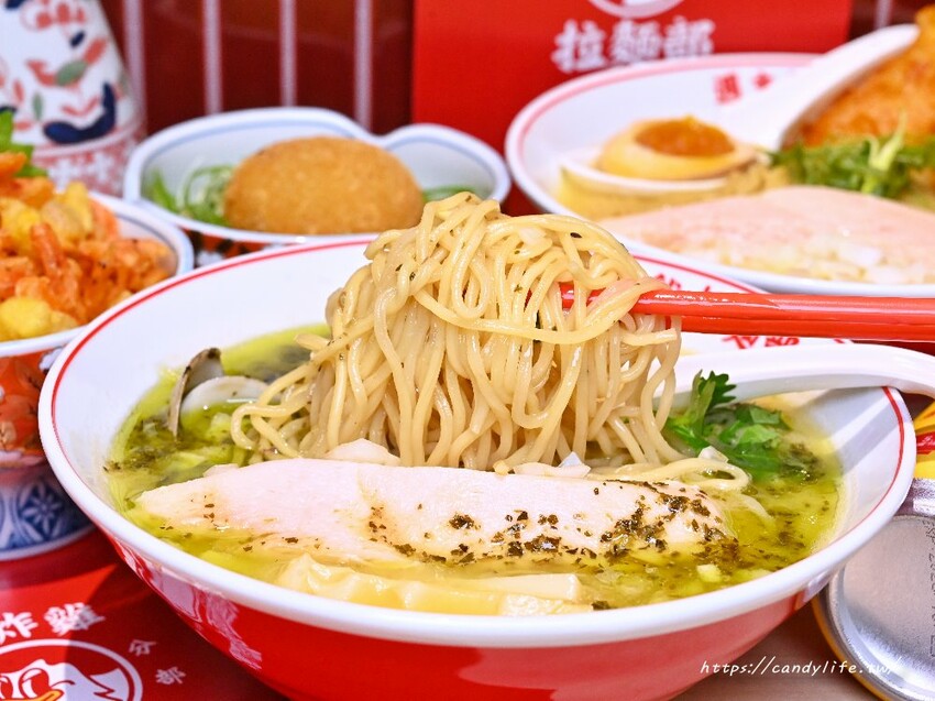 週末炸雞俱樂部｜北部人氣俱樂部進軍台中，凌晨也吃得到漢堡、炸雞、拉麵