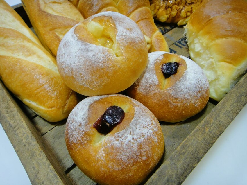 【美食】「川雨」鹽可頌、波蘿、蛋黃酥,大安區麵包店推薦、科技