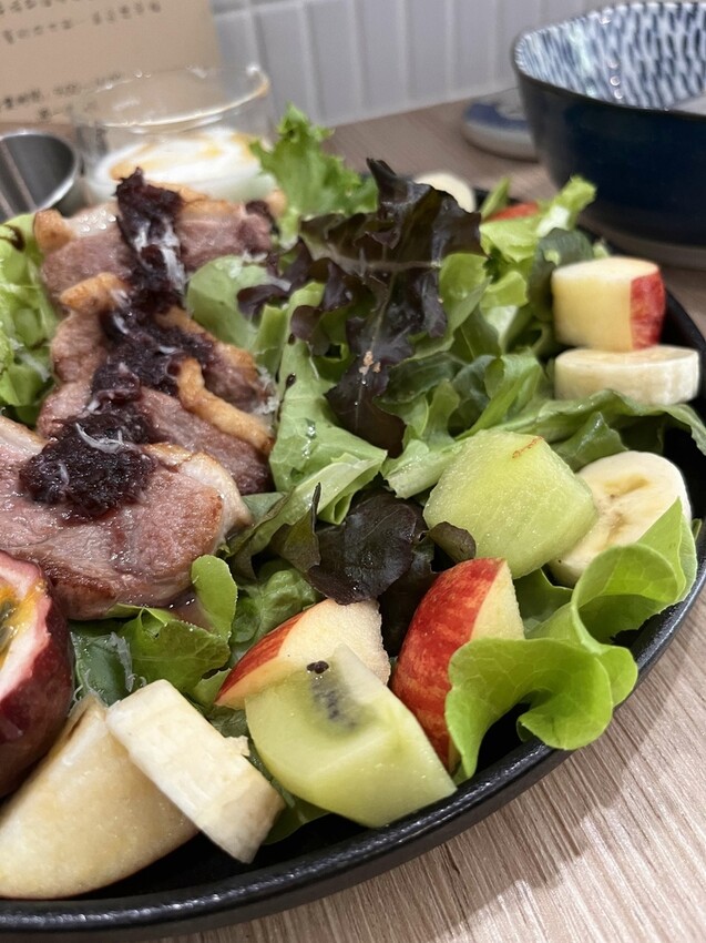 桃園市桃園區【桃園早午餐】桃園區早午餐的好選擇!【日季Cafe】義大利麵燉飯口味好獨特!歐包盤一吃就想再回訪!