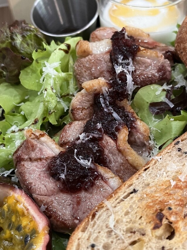 桃園市桃園區【桃園早午餐】桃園區早午餐的好選擇!【日季Cafe】義大利麵燉飯口味好獨特!歐包盤一吃就想再回訪!