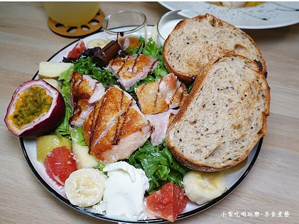 嫩煎香草雞腿手作藜麥歐包拼盤-日季cafe (1).jpg 嫩煎香草雞腿手作藜麥歐包拼盤-日季cafe (1).jpg