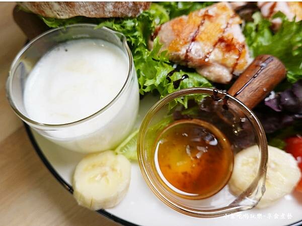 嫩煎香草雞腿手作藜麥歐包拼盤-日季cafe (3).jpg 嫩煎香草雞腿手作藜麥歐包拼盤-日季cafe (3).jpg