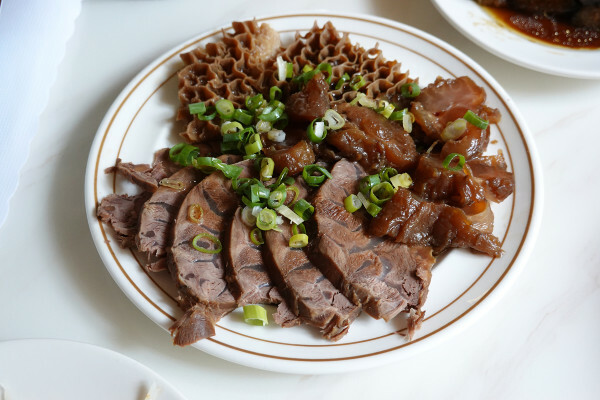 有優雅用餐環境與紅酒啤酒搭配的中和精緻牛肉麵餐廳-永安站寶聖瑞牛肉麵休閒餐廳,中和必吃牛肉麵餐廳