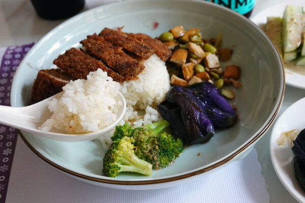 有優雅用餐環境與紅酒啤酒搭配的中和精緻牛肉麵餐廳-永安站寶聖瑞牛肉麵休閒餐廳,中和必吃牛肉麵餐廳