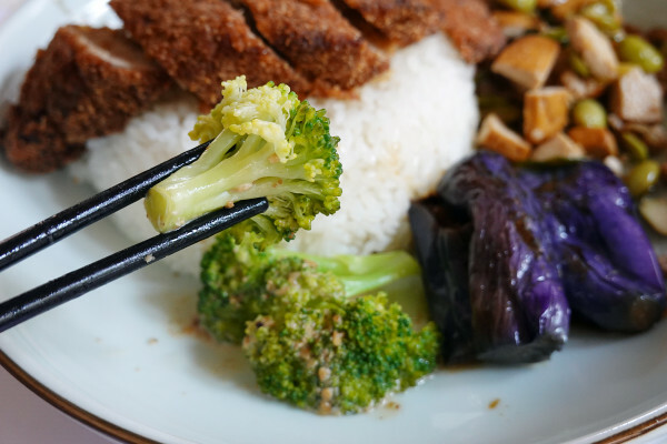 有優雅用餐環境與紅酒啤酒搭配的中和精緻牛肉麵餐廳-永安站寶聖瑞牛肉麵休閒餐廳,中和必吃牛肉麵餐廳