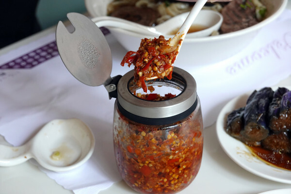 有優雅用餐環境與紅酒啤酒搭配的中和精緻牛肉麵餐廳-永安站寶聖瑞牛肉麵休閒餐廳,中和必吃牛肉麵餐廳