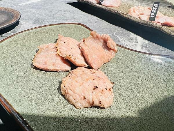 東區青杉燒肉Asougi Yakiniku。專人代烤。新鮮海