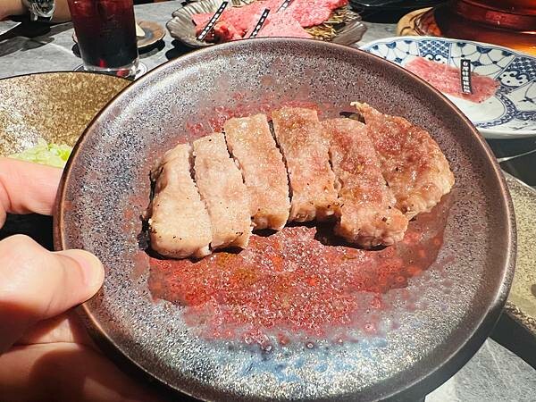 東區青杉燒肉Asougi Yakiniku。專人代烤。新鮮海