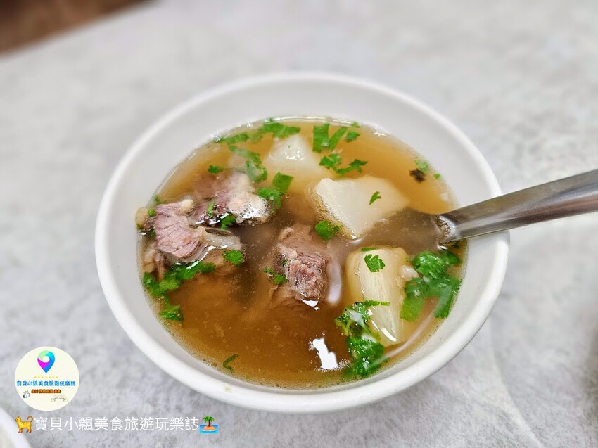 文章牛肉湯台南推薦！溫體牛肉料理豐富選擇深夜美食首選。