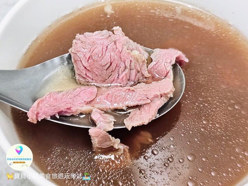 文章牛肉湯台南推薦！溫體牛肉料理豐富選擇深夜美食首選。