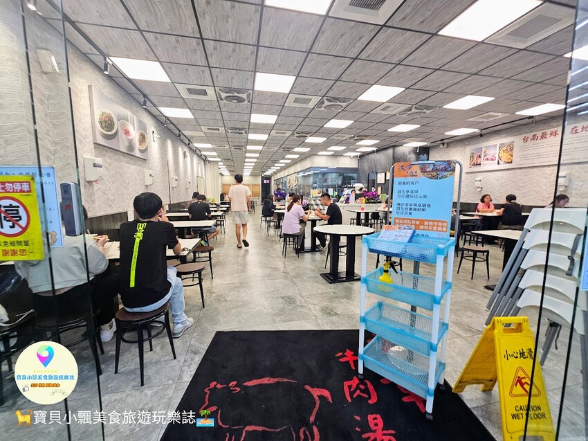 文章牛肉湯台南推薦！溫體牛肉料理豐富選擇深夜美食首選。