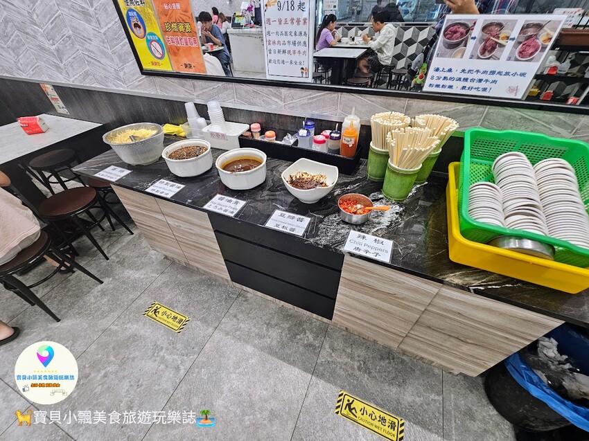 文章牛肉湯台南推薦！溫體牛肉料理豐富選擇深夜美食首選。