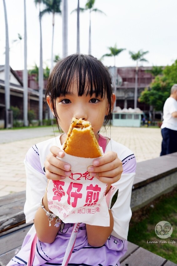 台中市南區傳統市場中的排隊人氣美食，現點現煎古早味點心，假日限定紅豆口味料多滿滿!|台中第三市場|順口香麥仔煎