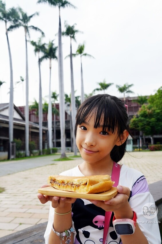 台中市南區傳統市場中的排隊人氣美食，現點現煎古早味點心，假日限定紅豆口味料多滿滿!|台中第三市場|順口香麥仔煎