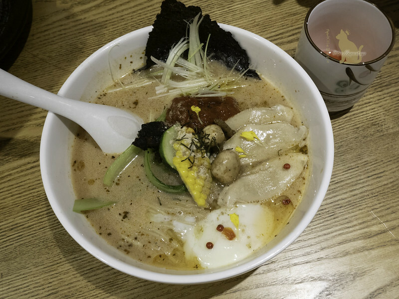 台中蔬食｜光寓蔬食ひかり-蔬食拉麵/碎金飯!