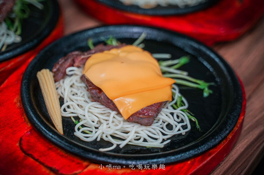 桃園市桃園區【桃園吃到飽】 饗厚牛排-桃園店｜399元彭湃自助吧吃到飽，加49元多一客牛排，不收服務費