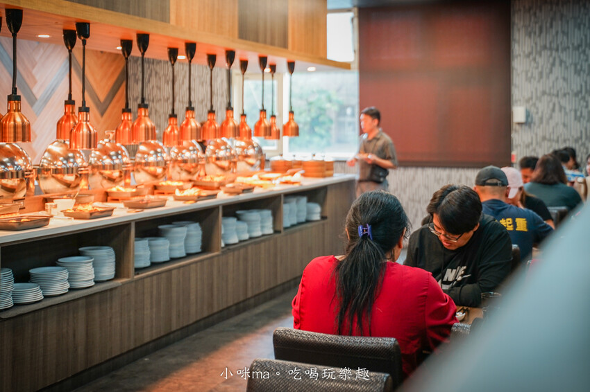 桃園市桃園區【桃園吃到飽】 饗厚牛排-桃園店｜399元彭湃自助吧吃到飽，加49元多一客牛排，不收服務費