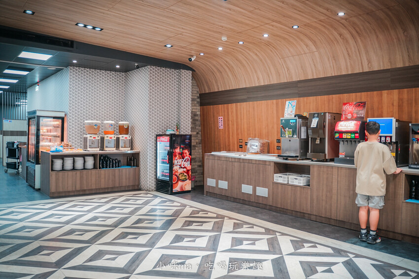 桃園市桃園區【桃園吃到飽】 饗厚牛排-桃園店｜399元彭湃自助吧吃到飽，加49元多一客牛排，不收服務費