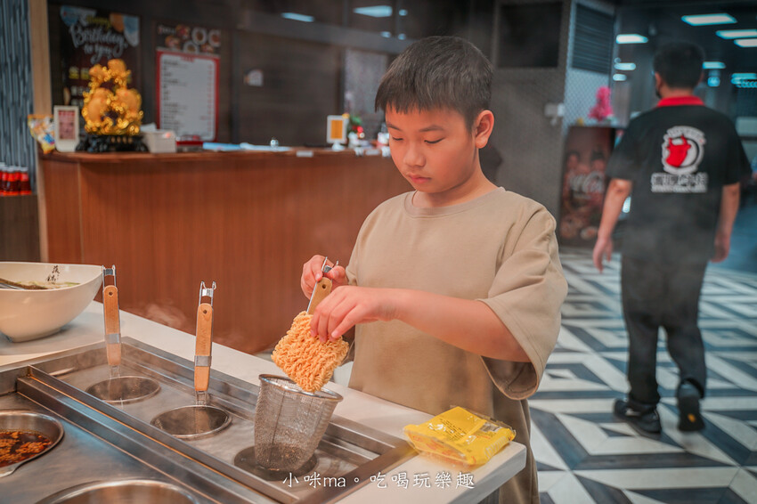 桃園市桃園區【桃園吃到飽】 饗厚牛排-桃園店｜399元彭湃自助吧吃到飽，加49元多一客牛排，不收服務費